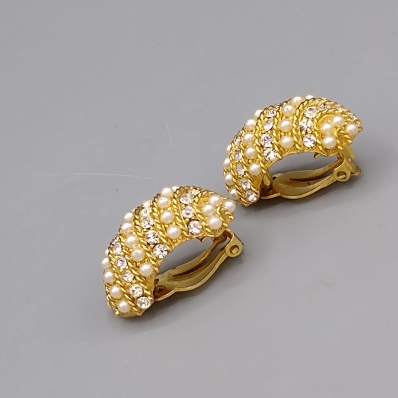 Pearl Rhinestone Cluster Half Hoop Clip on Earrings Vintage - Picture 7 of 15